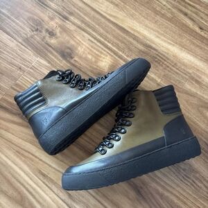 🎄 NWOB Frye hiking boots sz 6